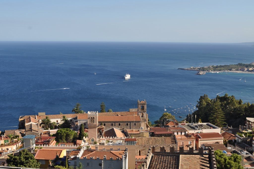 Stai cercando offerte di hotel a Taormina?